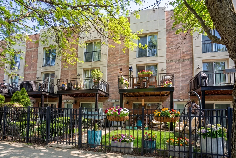 Unit for sale at 1826 S Michigan Avenue, Chicago, IL 60616