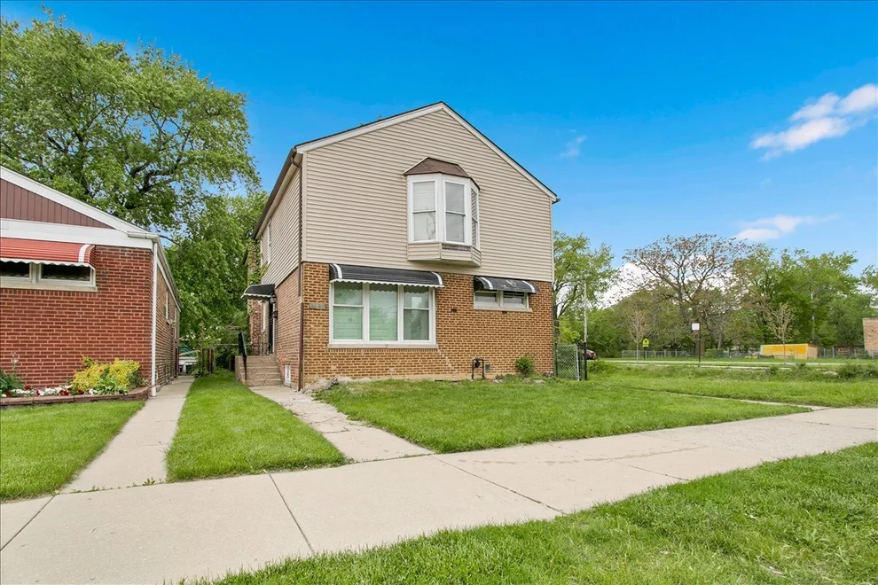 Unit for sale at 8906 S Mackinaw Street, Chicago, IL 60617