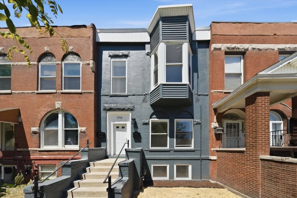 Unit for sale at 2702 W Adams Street, Chicago, IL 60612