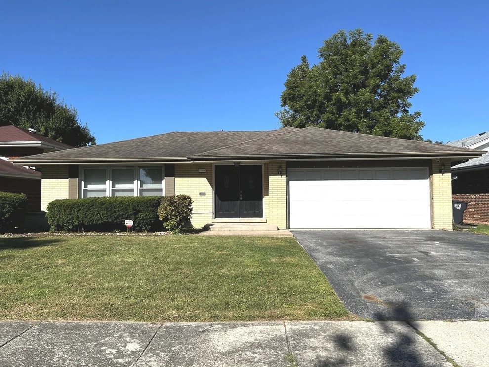 Unit for sale at 17120 University Avenue, South Holland, IL 60473