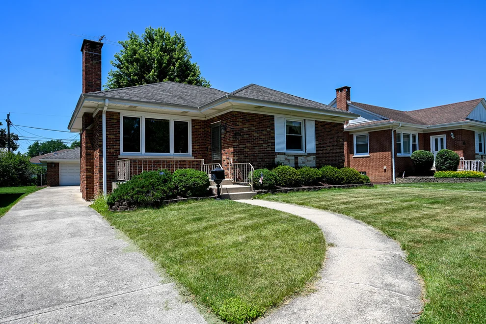 Unit for sale at 2250 Belleview Avenue, Westchester, IL 60154