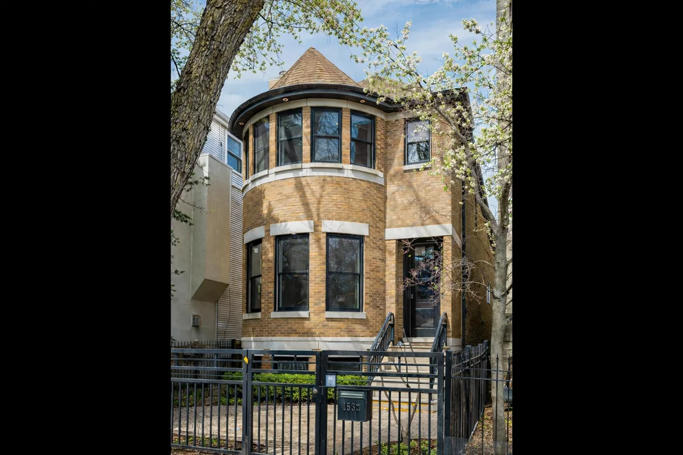 Unit for sale at 1532 W Wolfram Street, Chicago, IL 60657