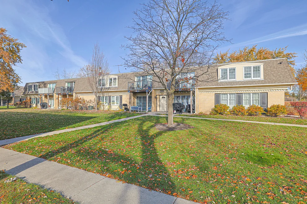 Unit for sale at 1111 Pleasant Run Drive, Wheeling, IL 60090