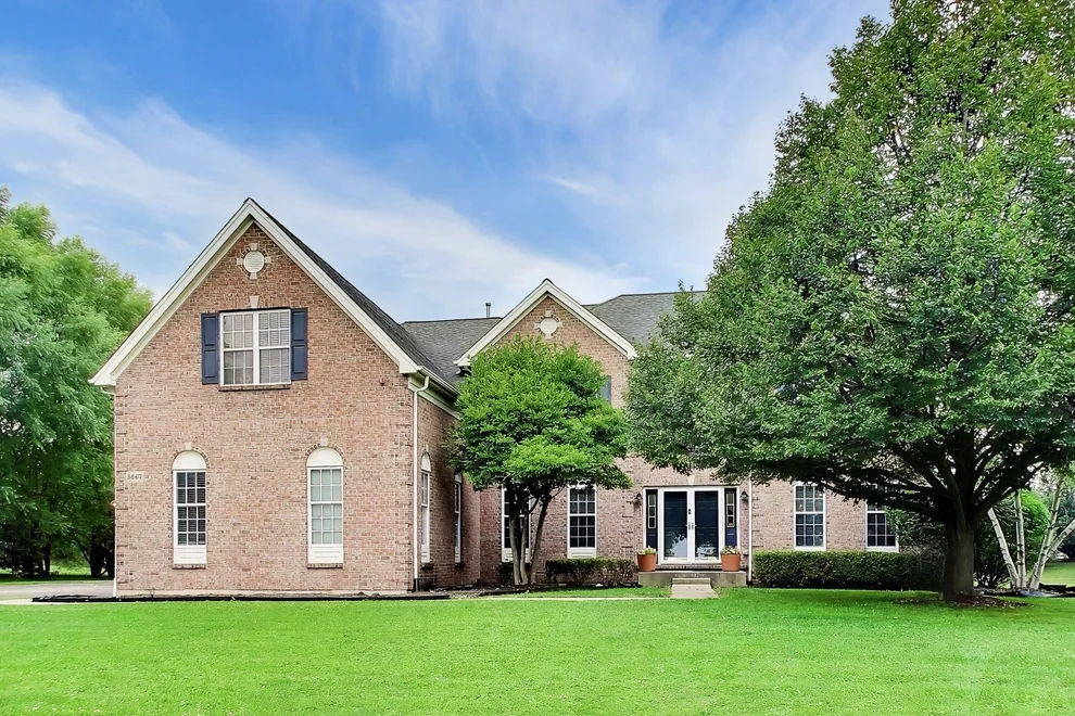 Unit for sale at 5667 Notting Hill Road, Gurnee, IL 60031