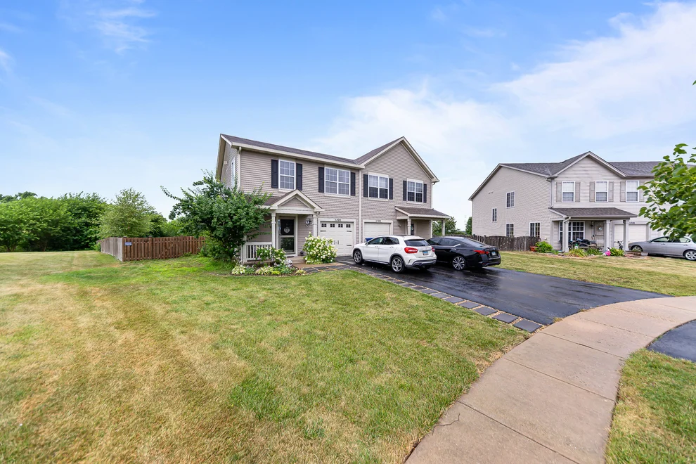 Unit for sale at 1300 Burns Lane, Minooka, IL 60447