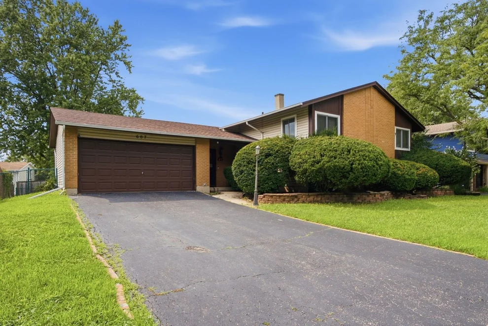 Unit for sale at 607 N Ashbury Avenue, Bolingbrook, IL 60440