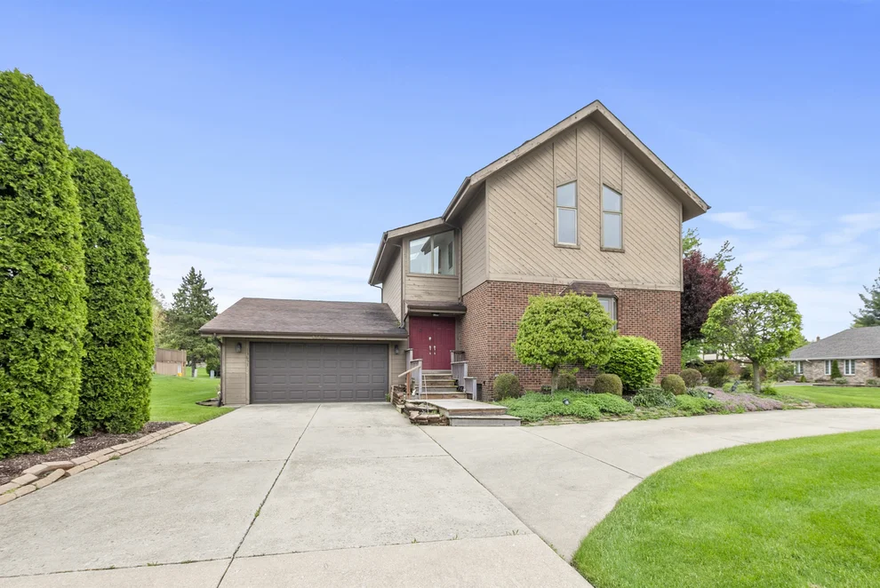 Unit for sale at 13657 S Parker Road, Homer Glen, IL 60491