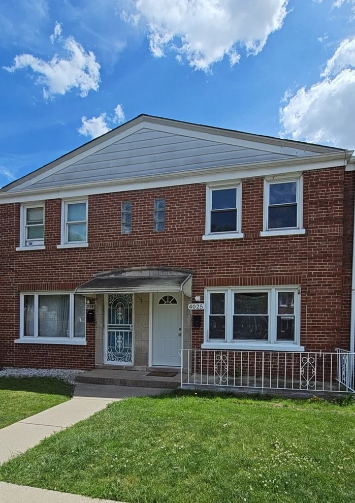 Unit for sale at 4025 W 58th Place, Chicago, IL 60629