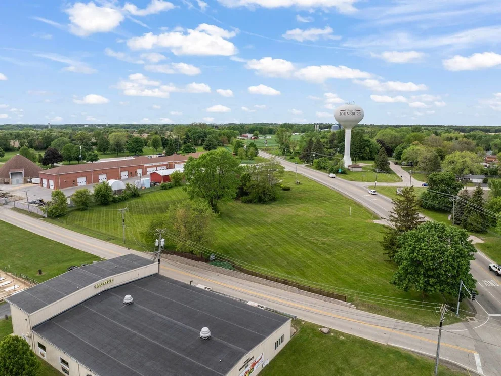 Unit for sale at 3603 N Richmond Road, Johnsburg, IL 60051
