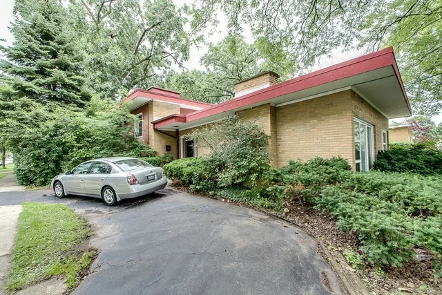 Unit for sale at 9201 Karlov Avenue, SKOKIE, IL 60076