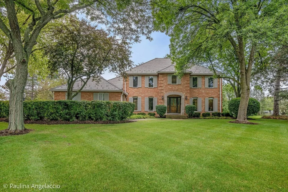 Unit for sale at 1853 N Braymore Drive, Inverness, IL 60010