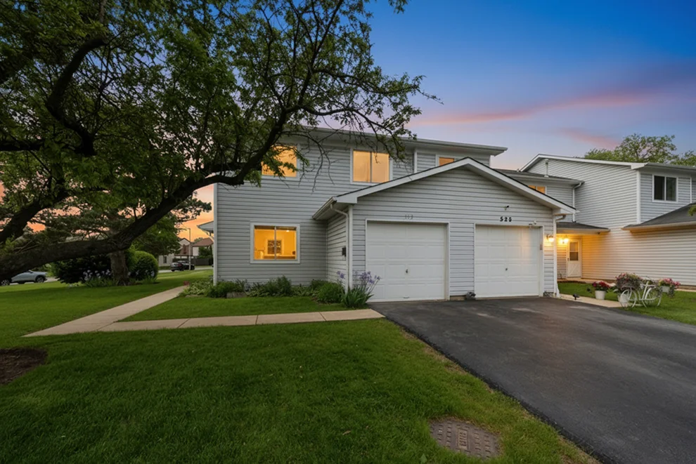 Unit for sale at 527 ALTON Court, Carol Stream, IL 60188