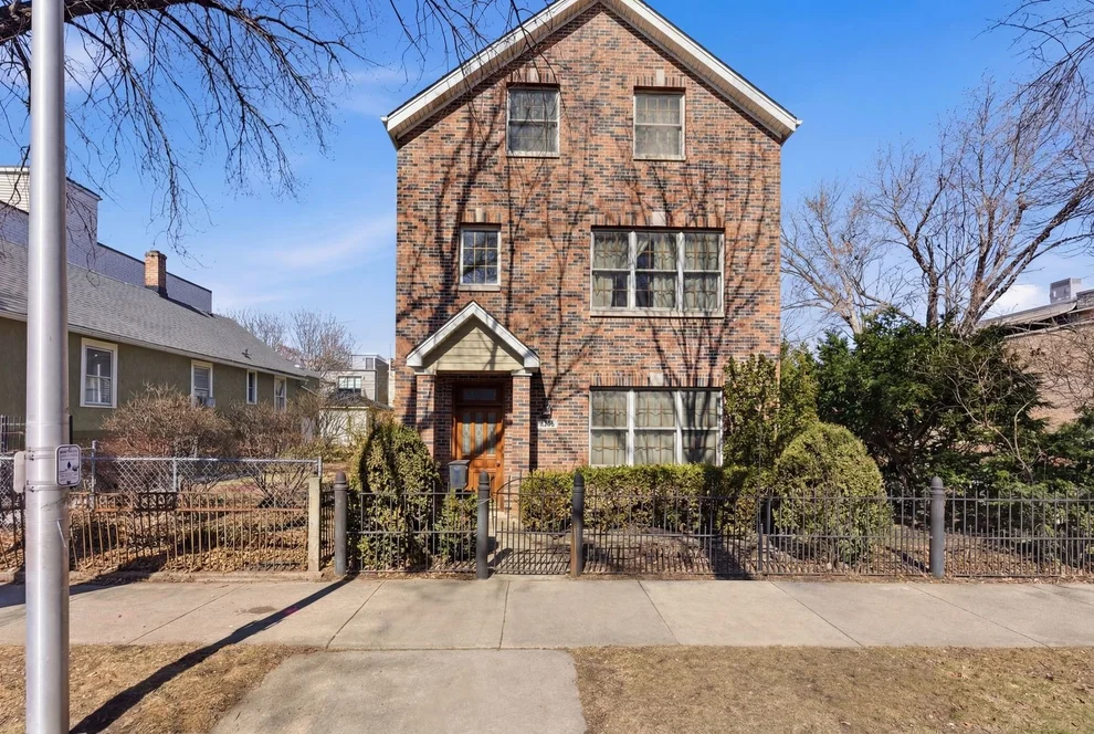 Unit for sale at 2042 W Ohio Street, Chicago, IL 60612