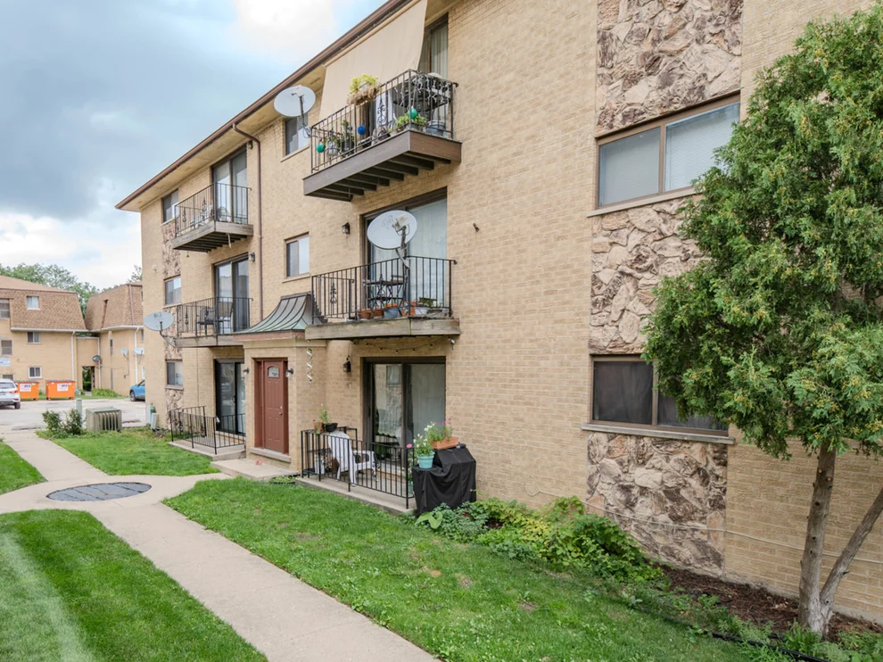 Unit for sale at 8504 W Catherine Avenue, Chicago, IL 60656