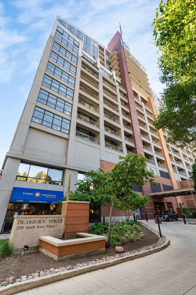 Unit for sale at 1530 S State Street, Chicago, IL 60605