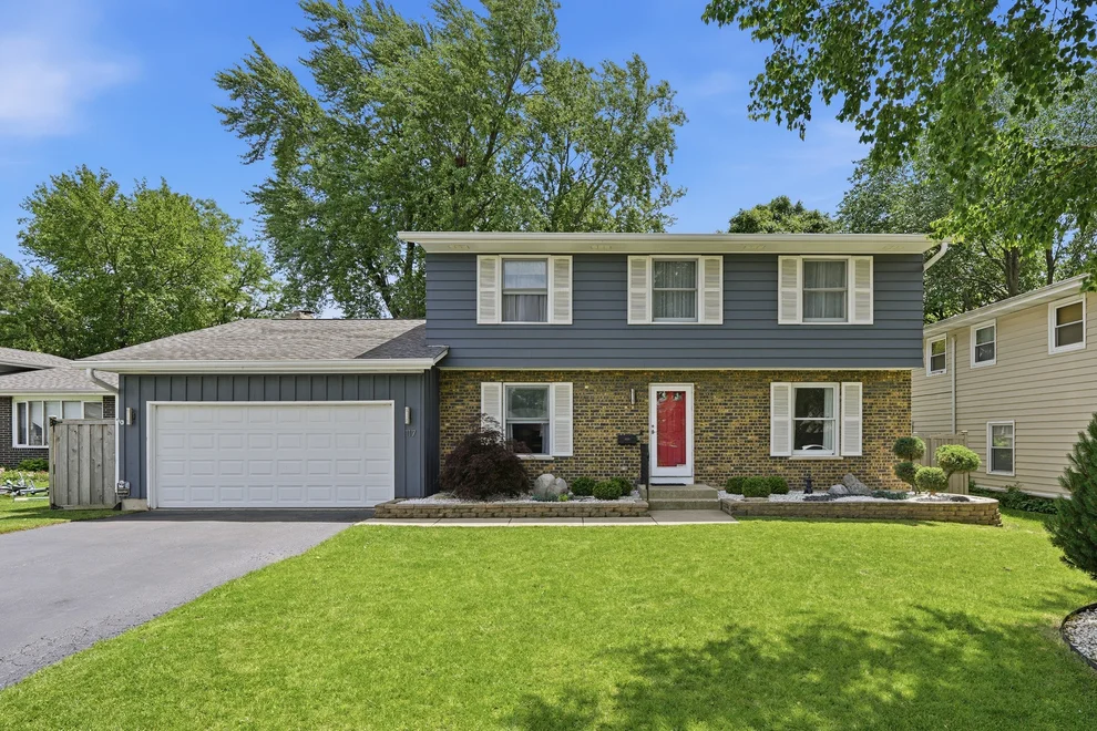 Unit for sale at 117 Lloyd Street, Cary, IL 60013