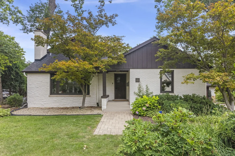 Unit for sale at 490 White Oak Drive, Naperville, IL 60540