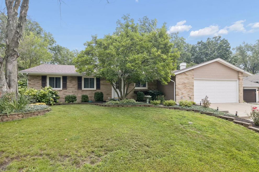Unit for sale at 702 N Pinecrest Road, Bolingbrook, IL 60440