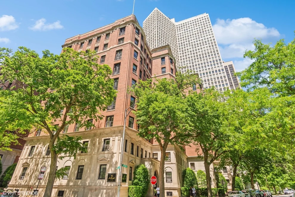 Unit for sale at 2608 N Lakeview Avenue, Chicago, IL 60614