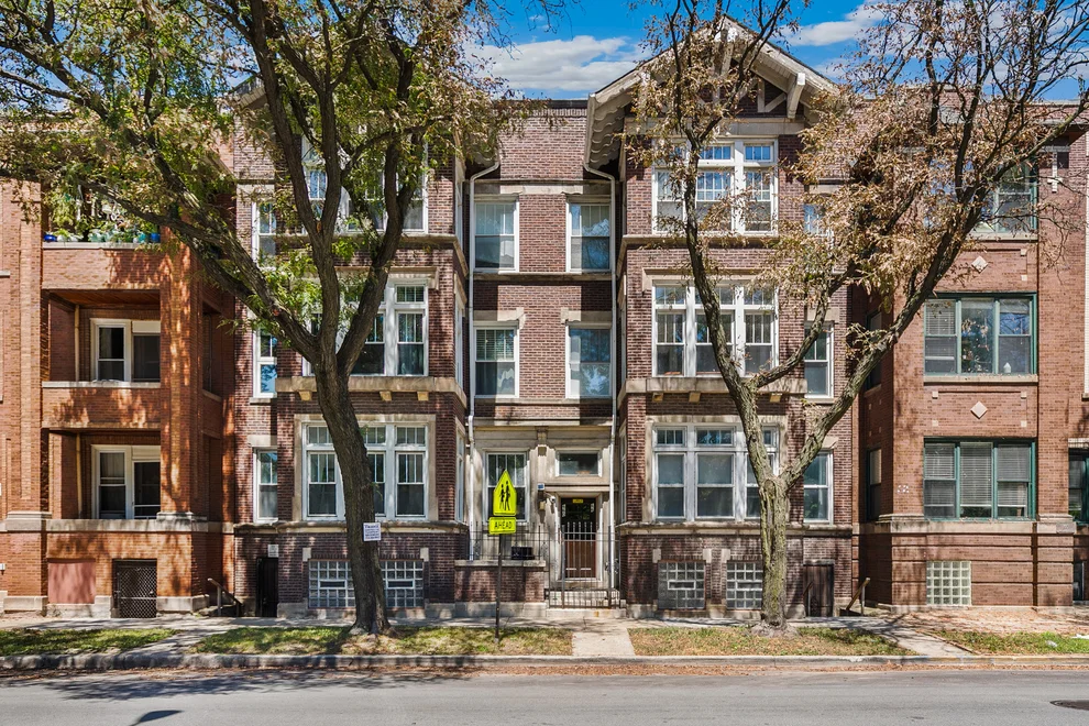 Unit for sale at 660 E 51st Street, Chicago, IL 60615