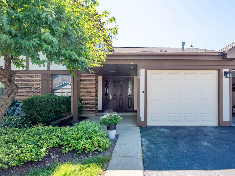 Unit for sale at 326 Woodbury Court, Schaumburg, IL 60193