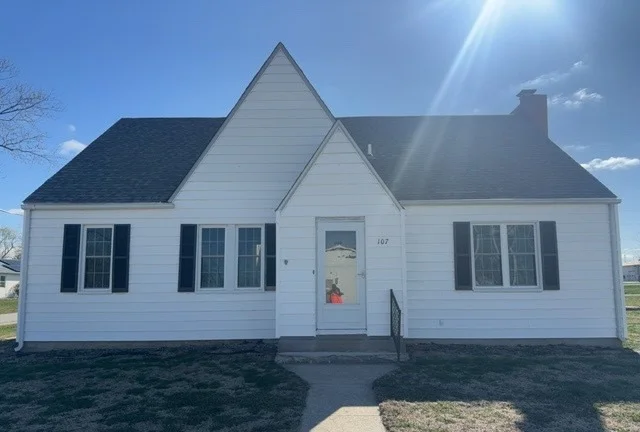 Unit for sale at 107 N 3rd Street, Irvington, IL 62848
