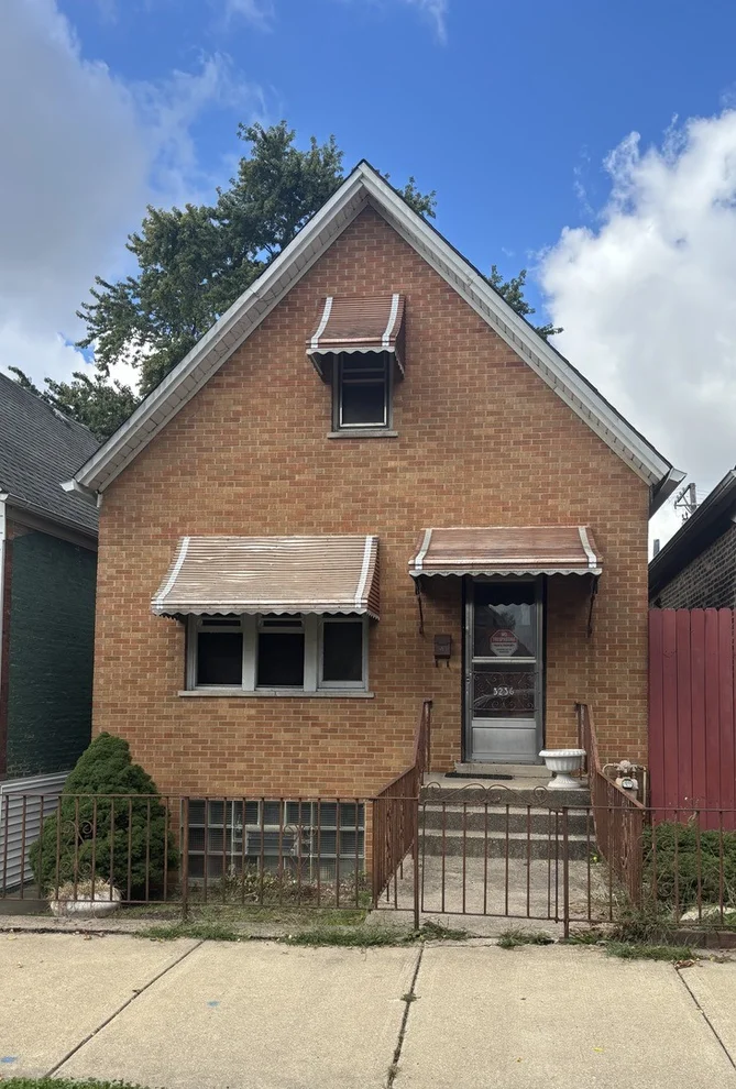 Unit for sale at 3236 S Leavitt Street, Chicago, IL 60608