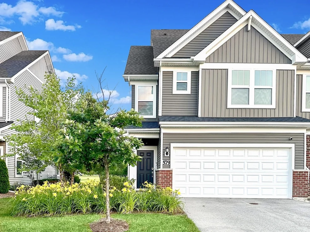 Unit for sale at 579 Watercress Drive, Aurora, IL 60504