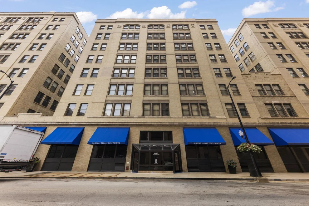 Unit for sale at 640 S Federal Street, Chicago, IL 60605