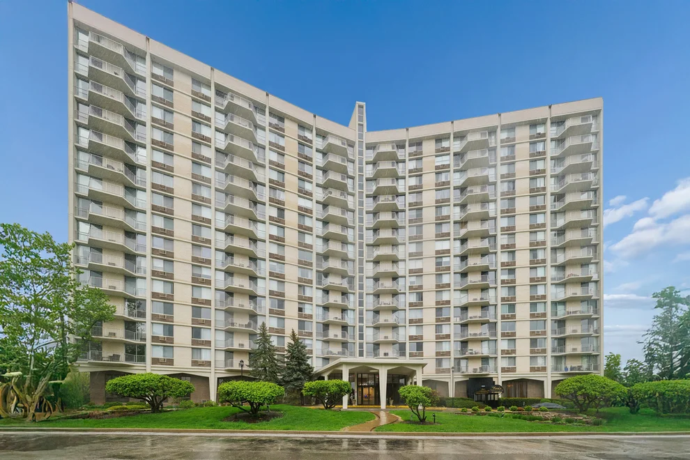 Unit for sale at 40 N Tower Road, Oak Brook, IL 60523