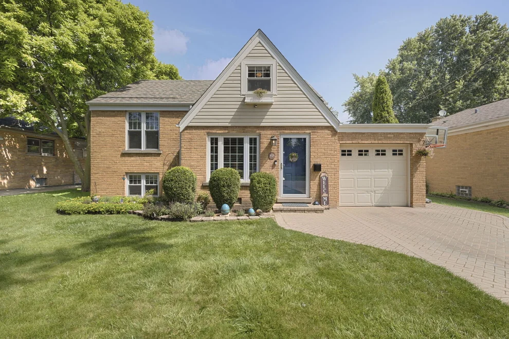 Unit for sale at 9024 30th Street, Brookfield, IL 60513