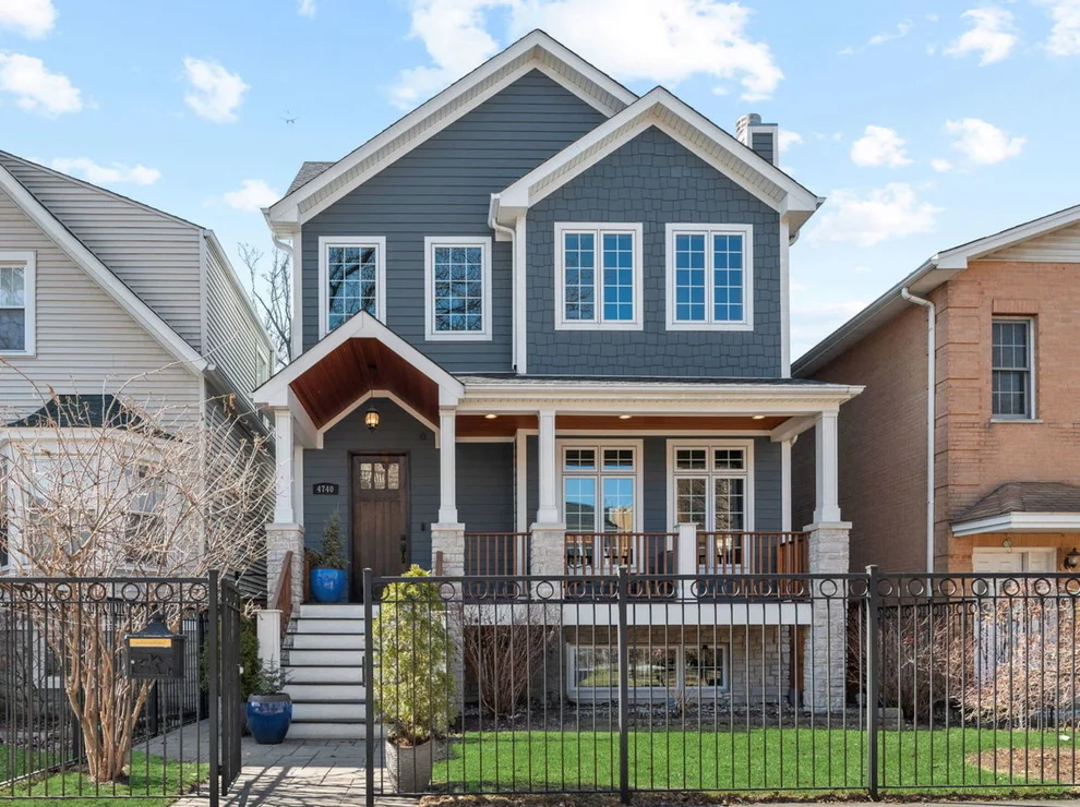 Unit for sale at 4740 N Hermitage Avenue, Chicago, IL 60640