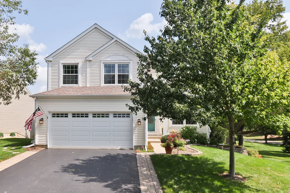 Unit for sale at 3 Falcon Ridge Court, Algonquin, IL 60102