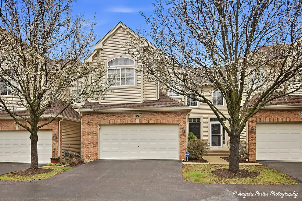 Unit for sale at 6044 Canterbury Lane, Hoffman Estates, IL 60192