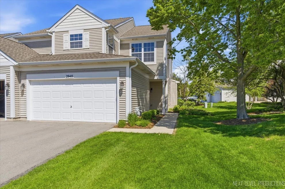 Unit for sale at 2940 White Thorn Circle, Naperville, IL 60564