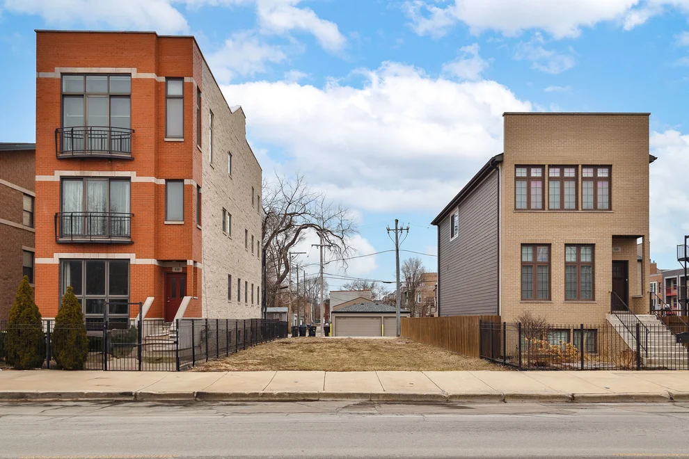Unit for sale at 614 E 43rd Street, Chicago, IL 60653