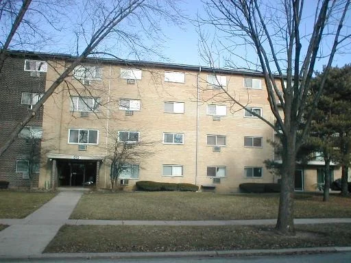 Unit for sale at 919 N Boxwood Drive, MOUNT PROSPECT, IL 60056