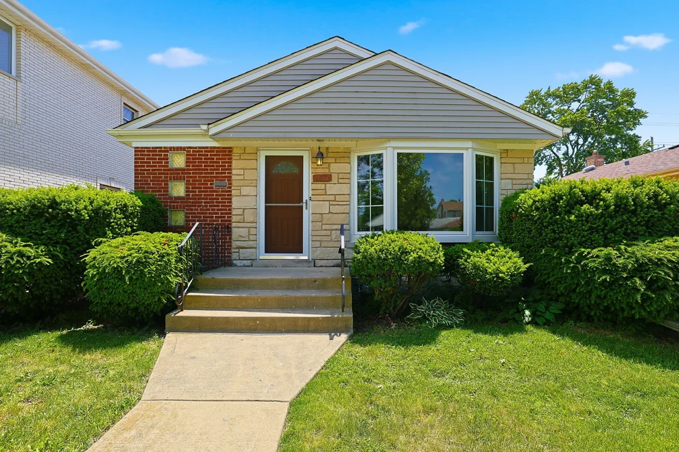 Unit for sale at 6837 Davis Street, Morton Grove, IL 60053