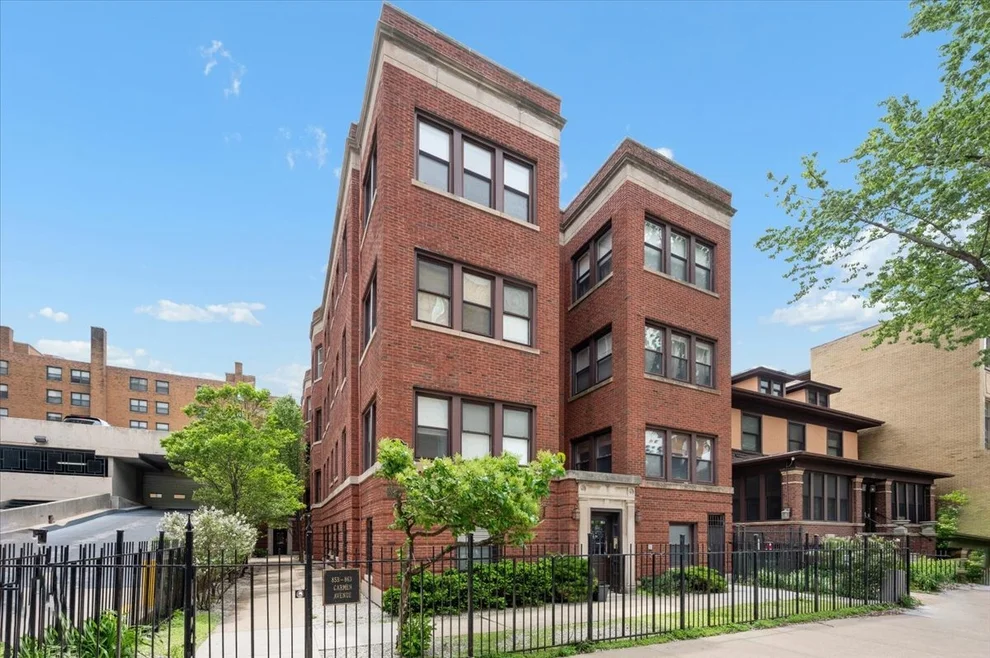 Unit for sale at 853 W Carmen Avenue, Chicago, IL 60640