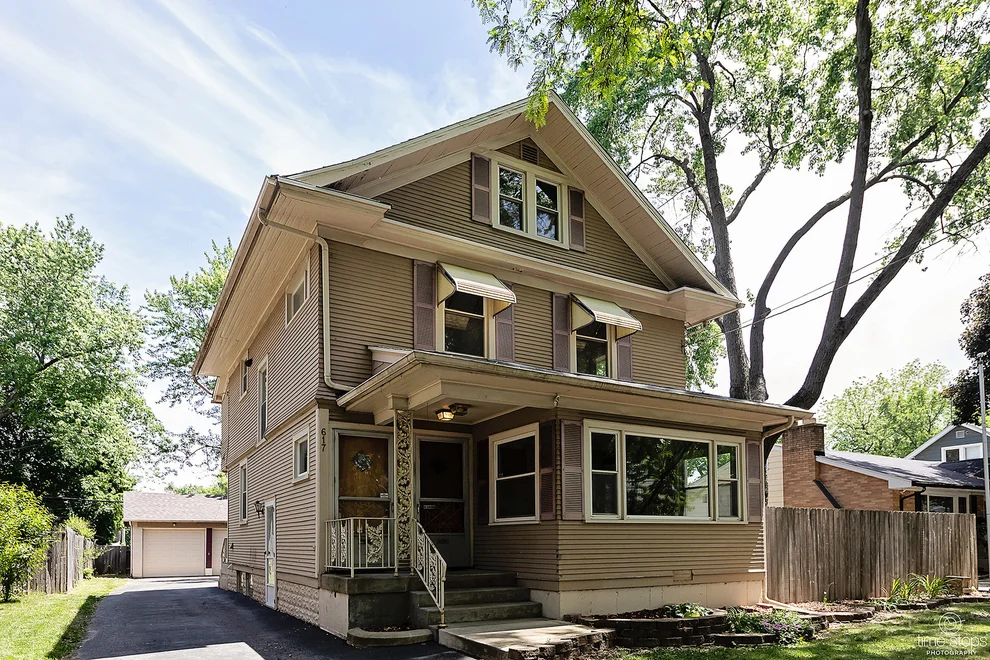 Unit for sale at 615-617 Oak Avenue, Aurora, IL 60506