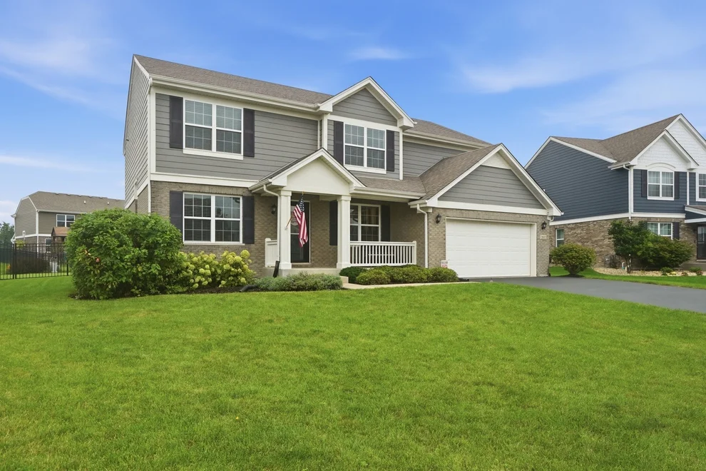 Unit for sale at 2032 Rownham Hill Road, New Lenox, IL 60451
