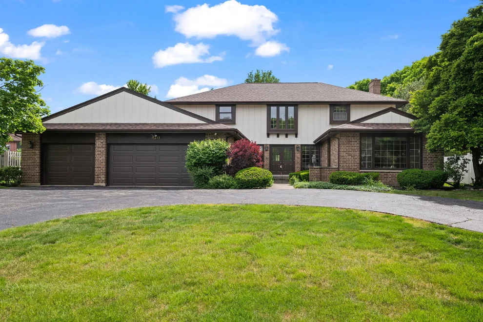 Unit for sale at 4211 Ridgeland Lane, Northbrook, IL 60062