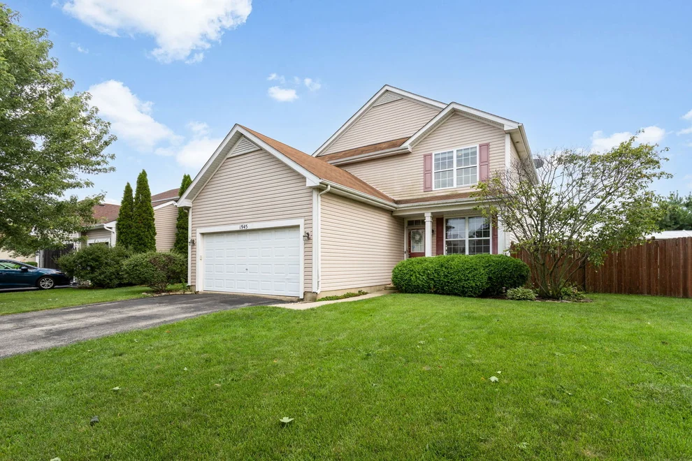 Unit for sale at 1945 W HELEN Drive, Romeoville, IL 60446