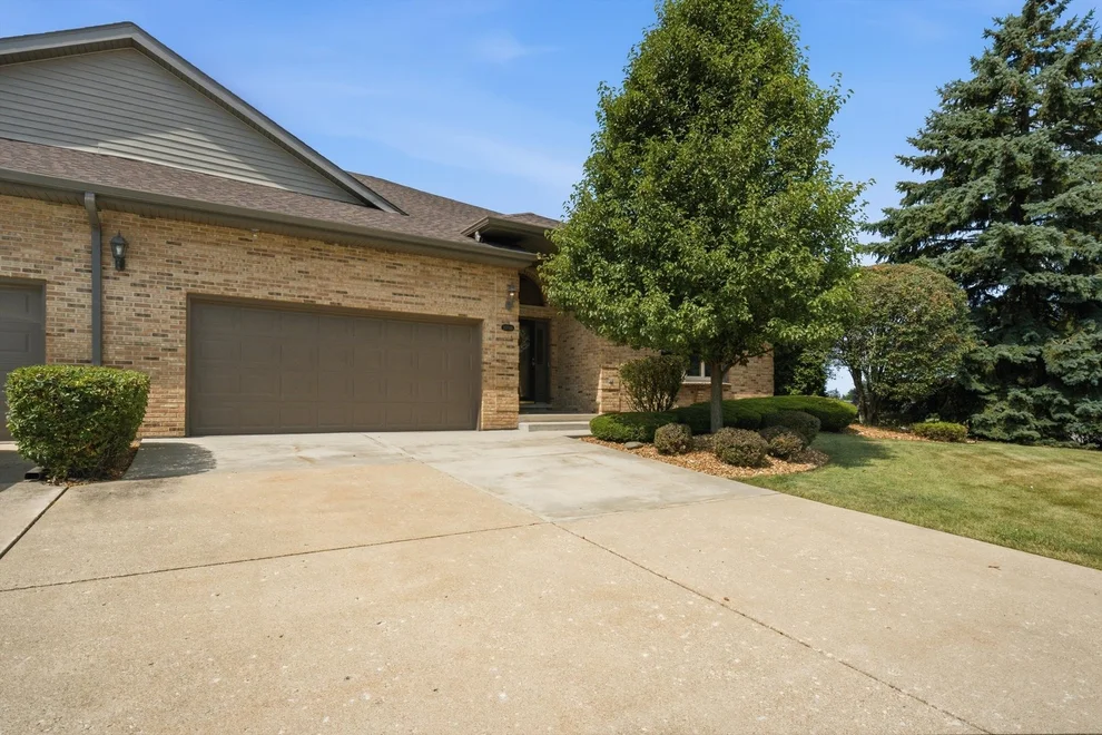 Unit for sale at 20700 Hunt Club Drive, Frankfort, IL 60423