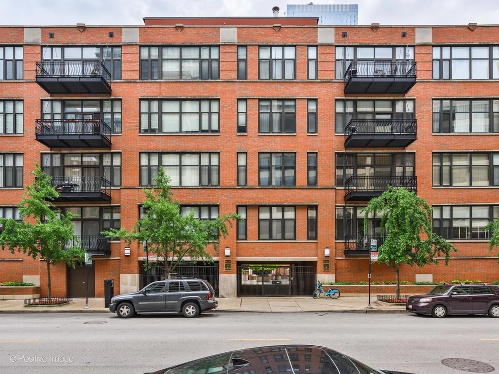 Unit for sale at 333 W Hubbard Street, Chicago, IL 60654