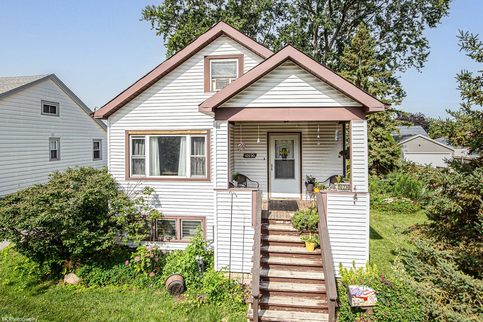 Unit for sale at 10230 S Turner Avenue, Evergreen Park, IL 60805