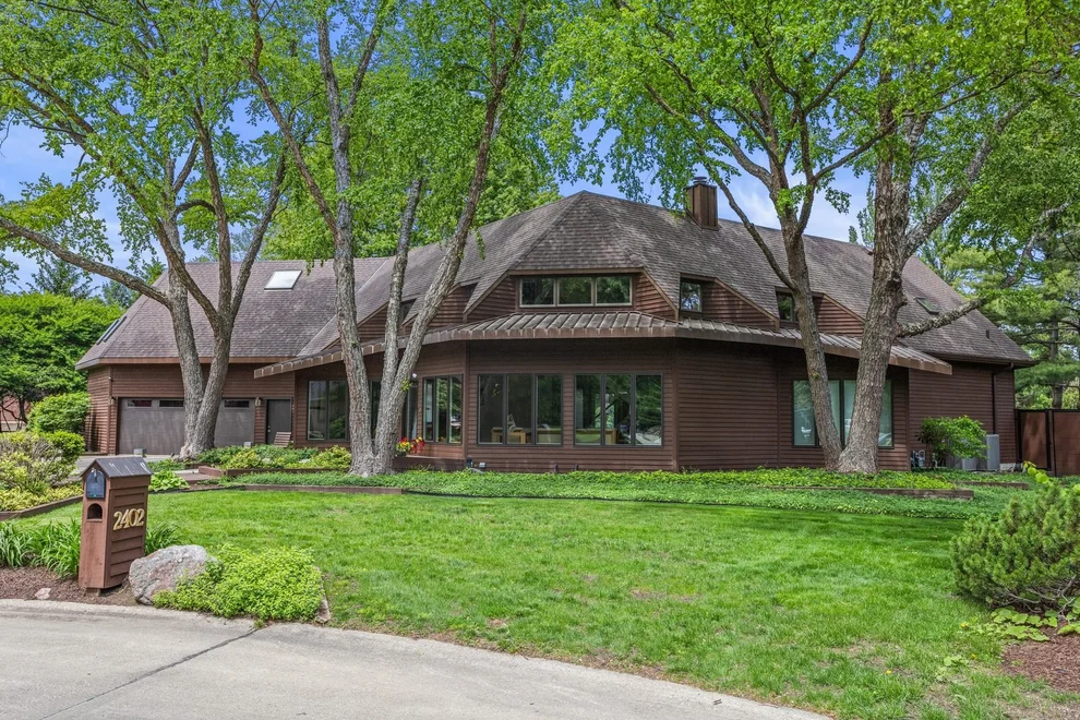 Unit for sale at 2402 N Nottingham Court, Champaign, IL 61821