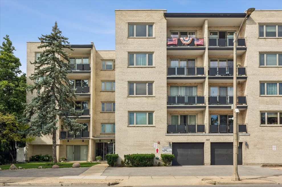 Unit for sale at 1010 N Harlem Avenue, River Forest, IL 60305