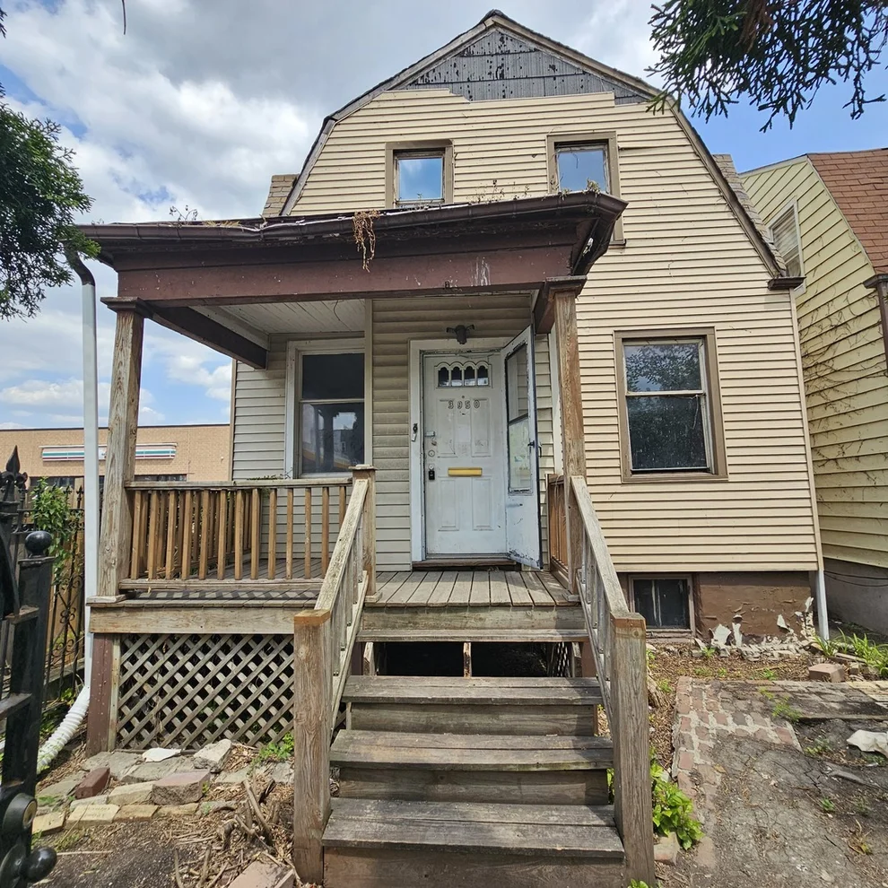 Unit for sale at 3950 W MONTROSE Avenue, Chicago, IL 60618