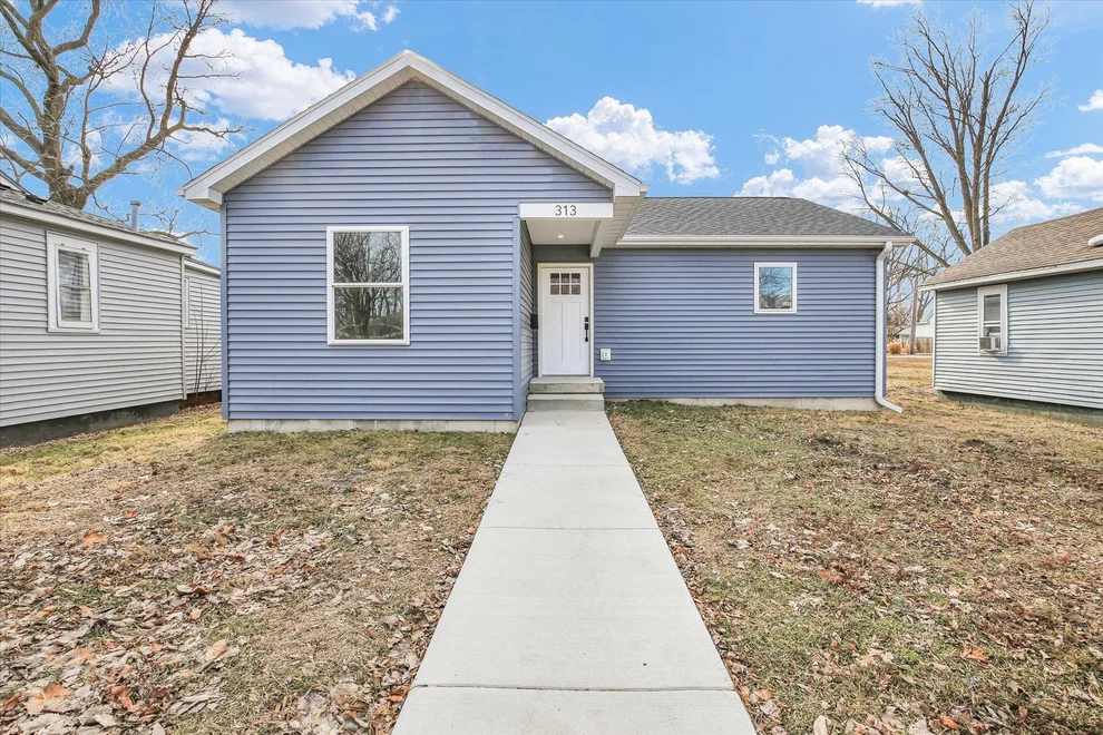 Unit for sale at 313 E Overton Street, Tuscola, IL 61953
